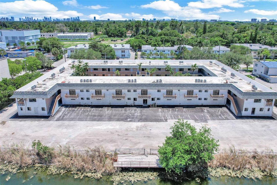 В аренду: $1,950 (2 спален, 1 ванн, 28729 Квадратных фут)