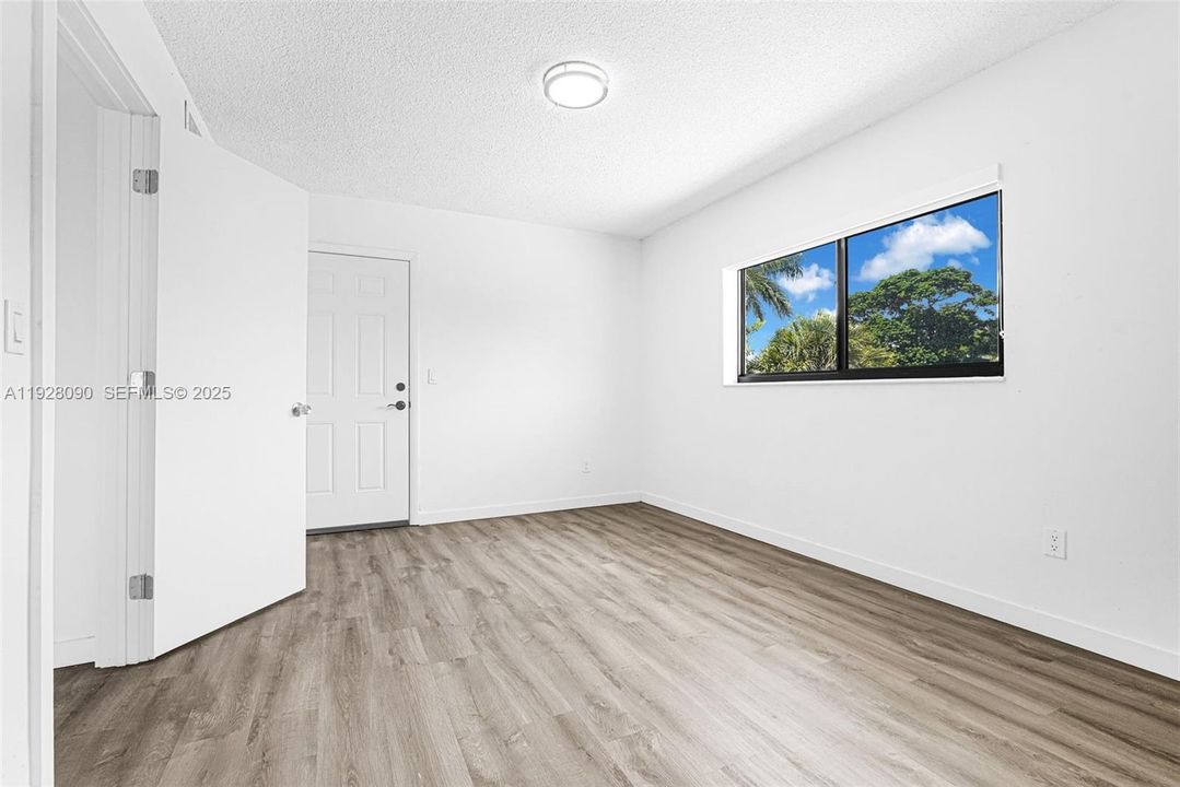 В аренду: $1,950 (2 спален, 1 ванн, 28729 Квадратных фут)