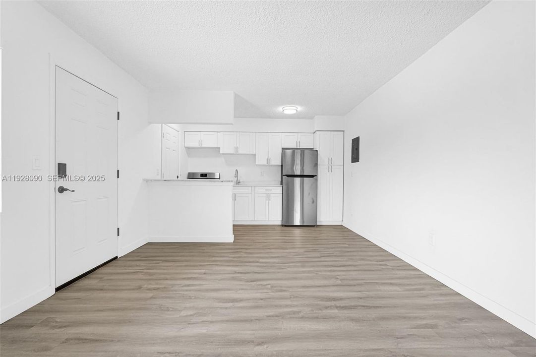 В аренду: $1,950 (2 спален, 1 ванн, 28729 Квадратных фут)