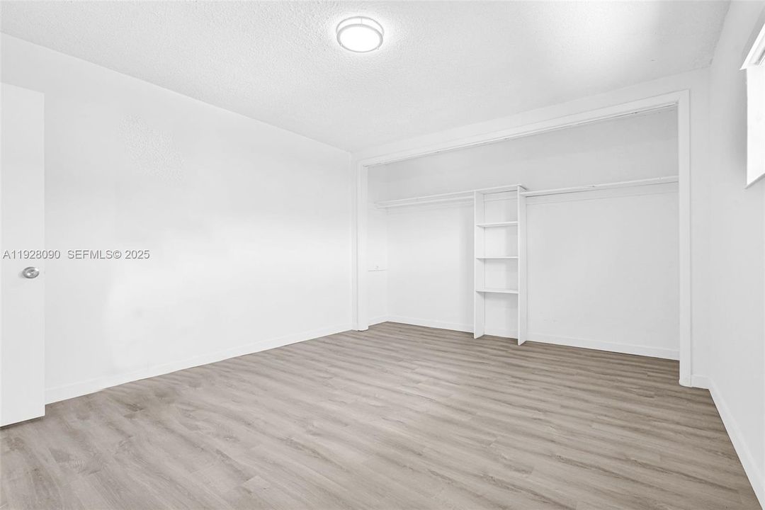 В аренду: $1,950 (2 спален, 1 ванн, 28729 Квадратных фут)