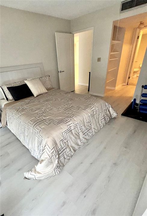 待售: $425,000 (1 贝兹, 1 浴室, 757 平方英尺)