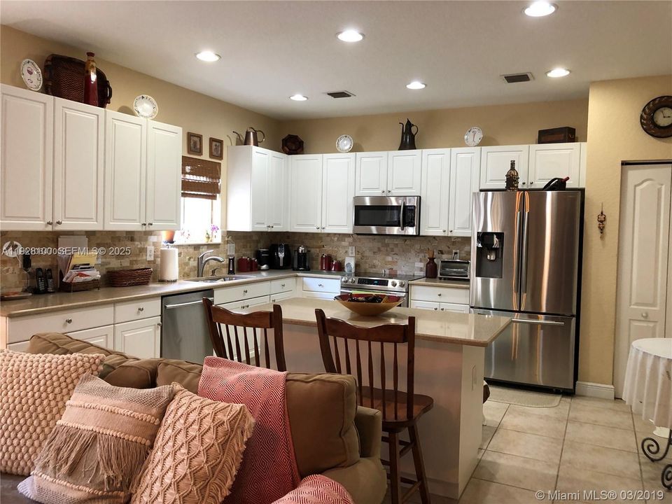 For Sale: $799,000 (4 beds, 2 baths, 2338 Square Feet)