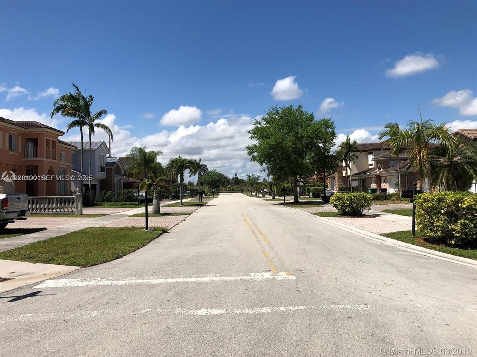 For Sale: $799,000 (4 beds, 2 baths, 2338 Square Feet)