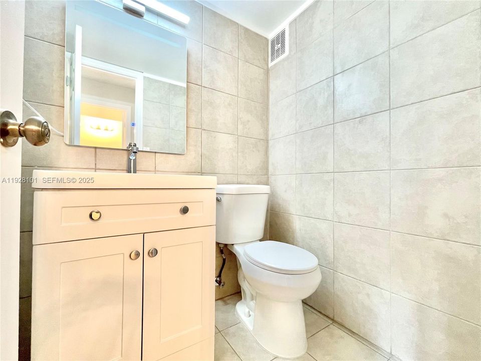 В аренду: $2,300 (1 спален, 1 ванн, 767 Квадратных фут)