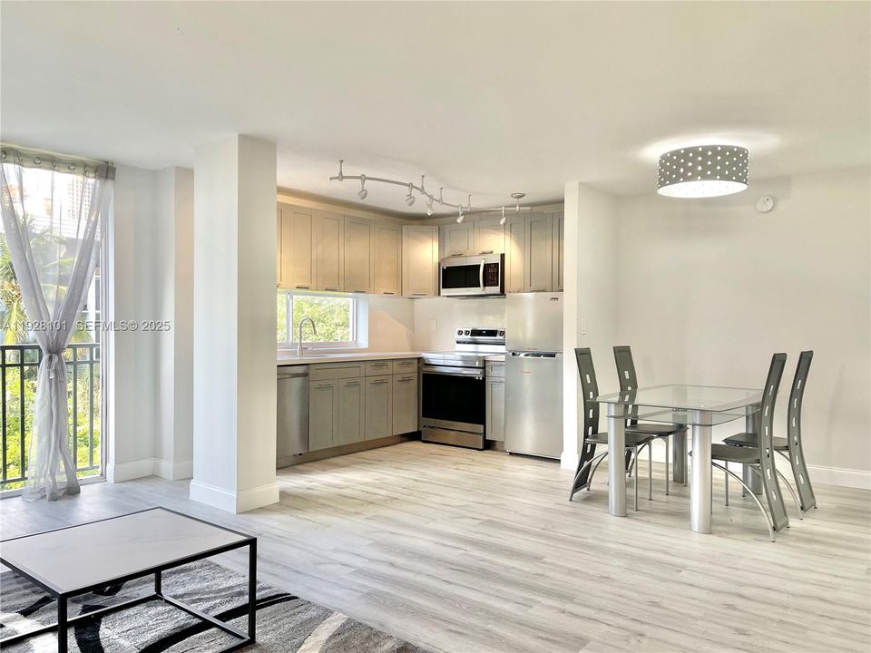 В аренду: $2,300 (1 спален, 1 ванн, 767 Квадратных фут)