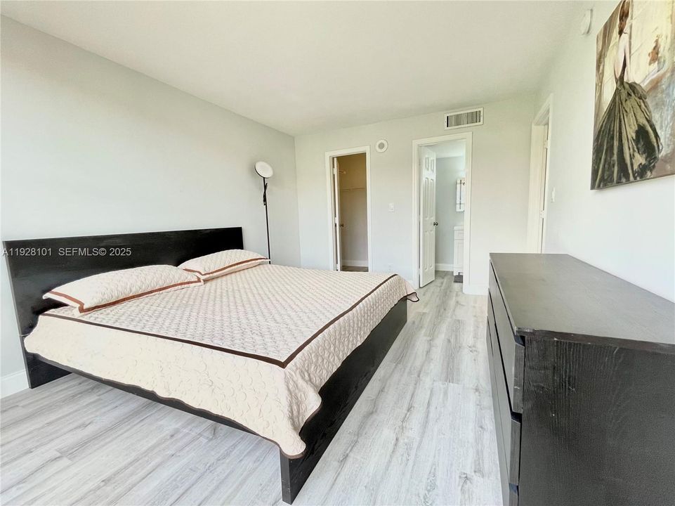 В аренду: $2,300 (1 спален, 1 ванн, 767 Квадратных фут)