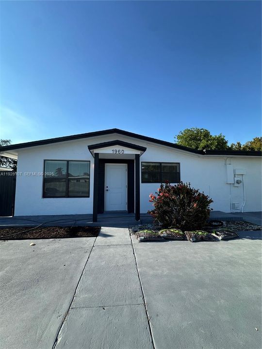 В аренду: $3,100 (3 спален, 2 ванн, 1582 Квадратных фут)