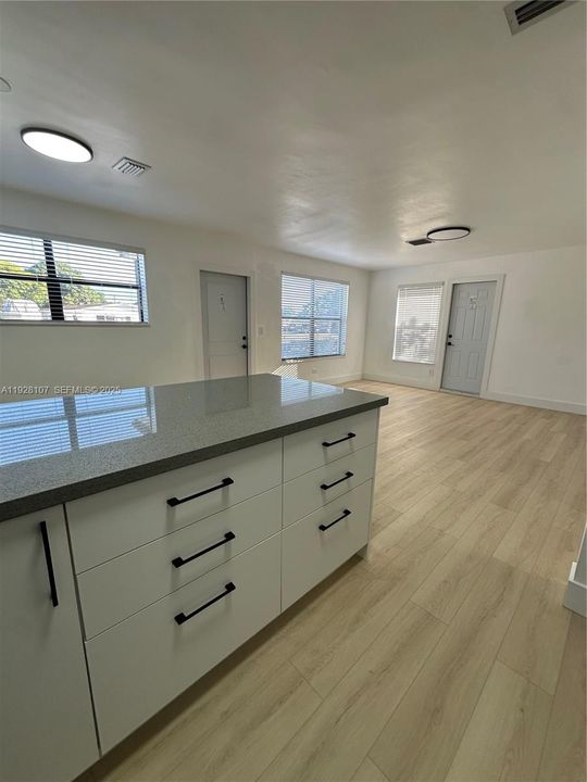 В аренду: $3,100 (3 спален, 2 ванн, 1582 Квадратных фут)