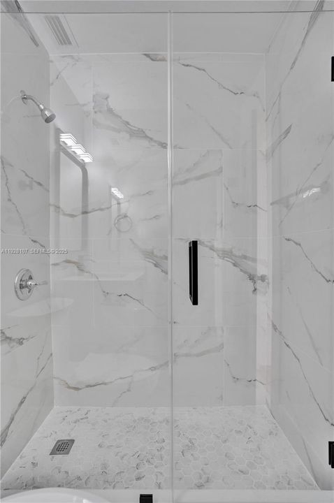 Activo con contrato: $3,100 (3 camas, 2 baños, 1582 Pies cuadrados)