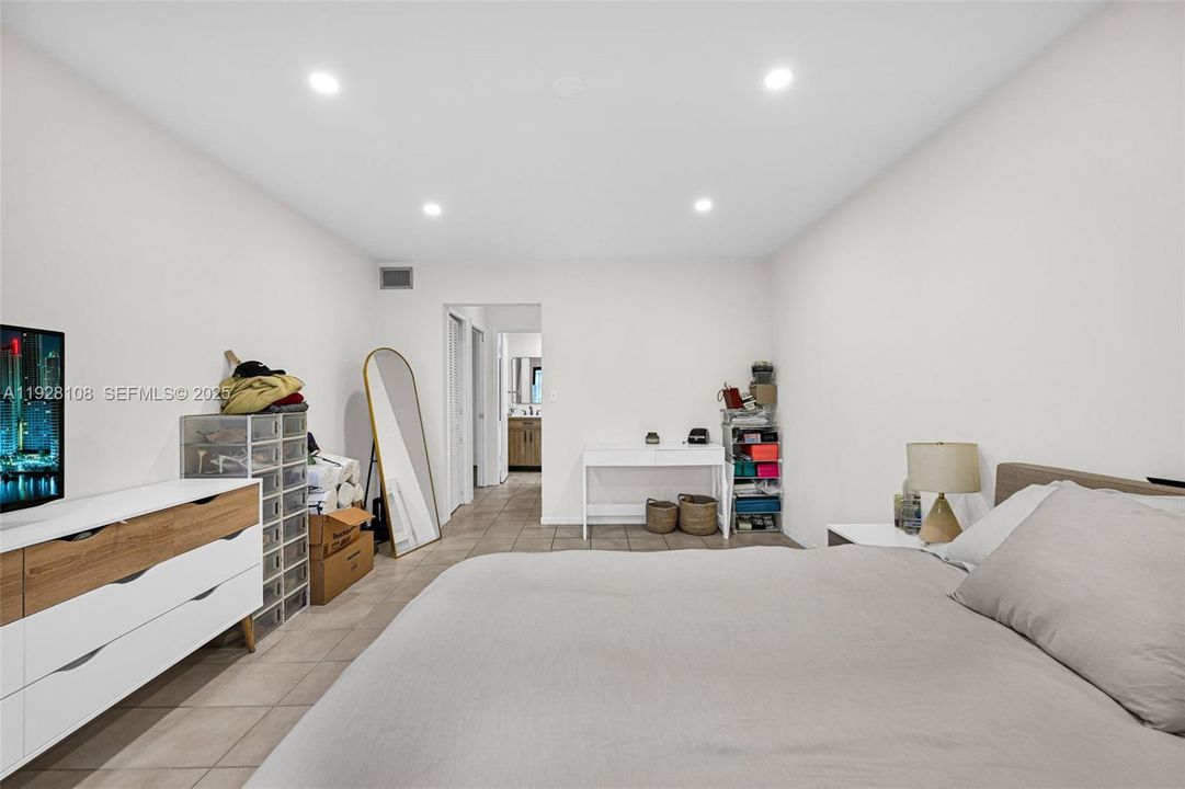 待售: $359,000 (2 贝兹, 2 浴室, 1129 平方英尺)