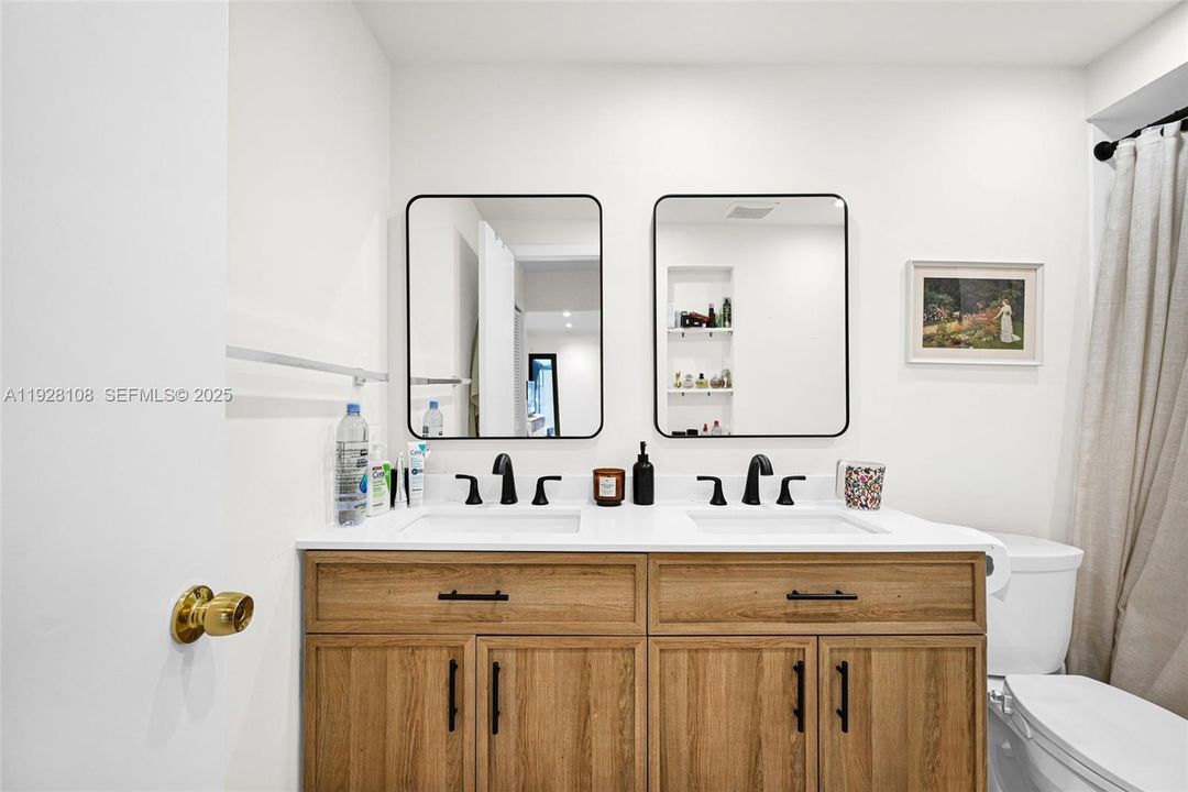 待售: $359,000 (2 贝兹, 2 浴室, 1129 平方英尺)