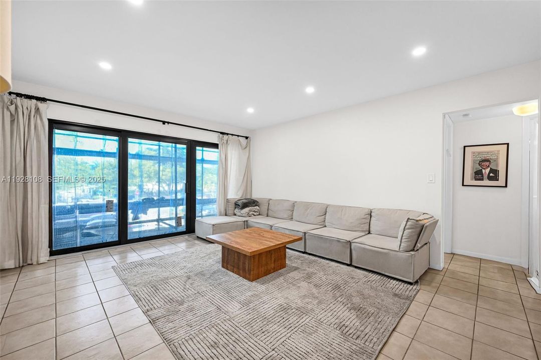 待售: $359,000 (2 贝兹, 2 浴室, 1129 平方英尺)