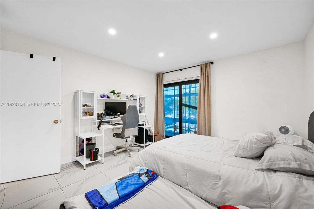 待售: $359,000 (2 贝兹, 2 浴室, 1129 平方英尺)