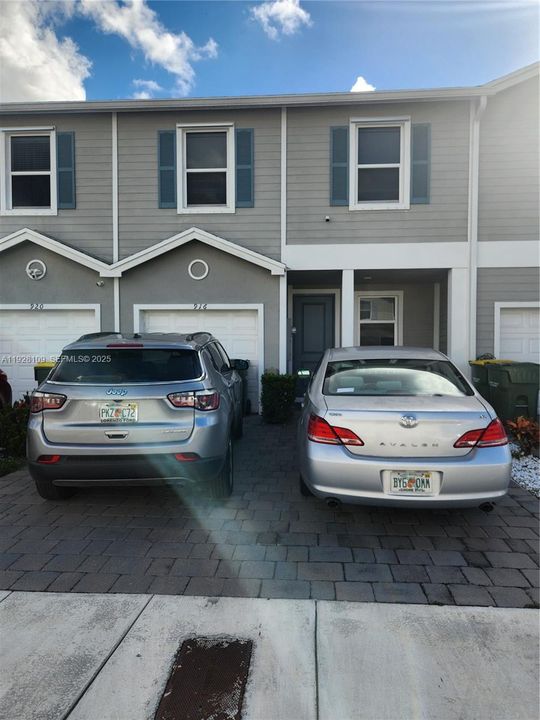 For Sale: $320,000 (3 beds, 2 baths, 1542 Square Feet)