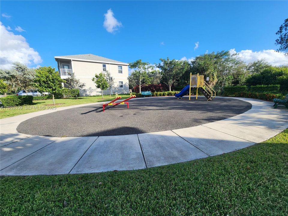 For Sale: $320,000 (3 beds, 2 baths, 1542 Square Feet)