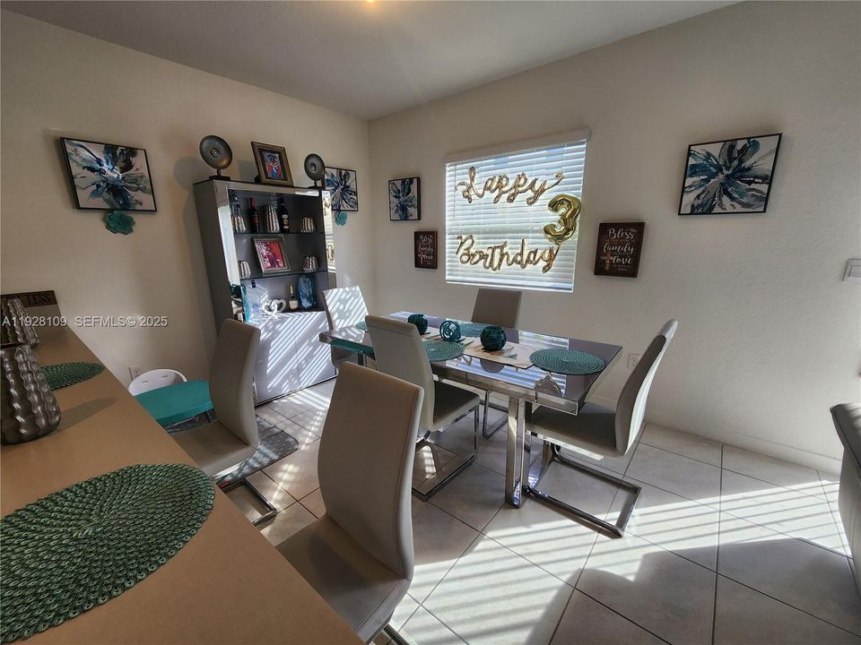 For Sale: $320,000 (3 beds, 2 baths, 1542 Square Feet)