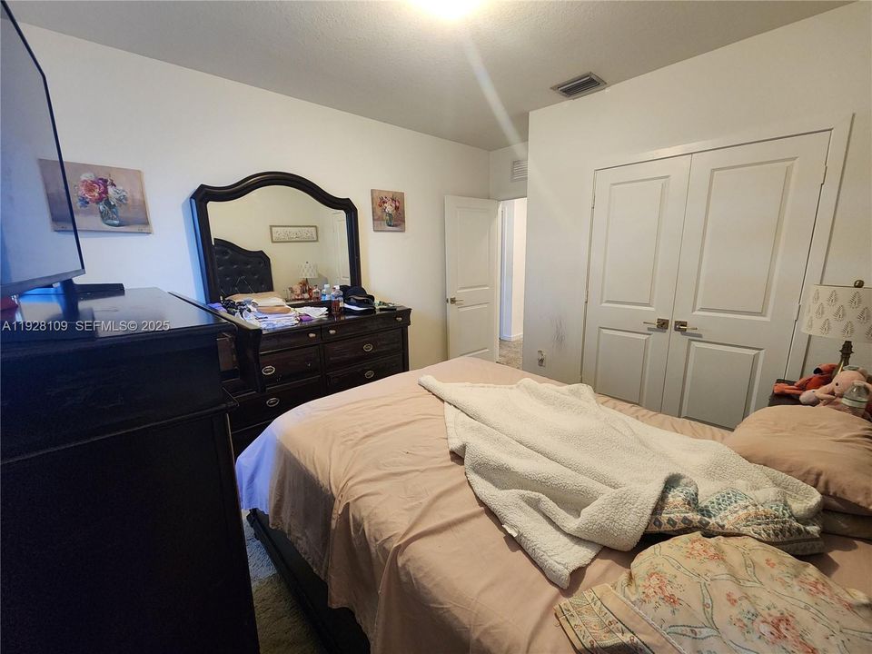 For Sale: $320,000 (3 beds, 2 baths, 1542 Square Feet)