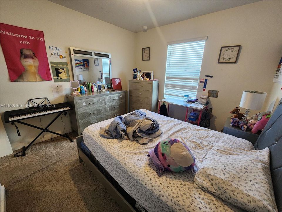 For Sale: $320,000 (3 beds, 2 baths, 1542 Square Feet)