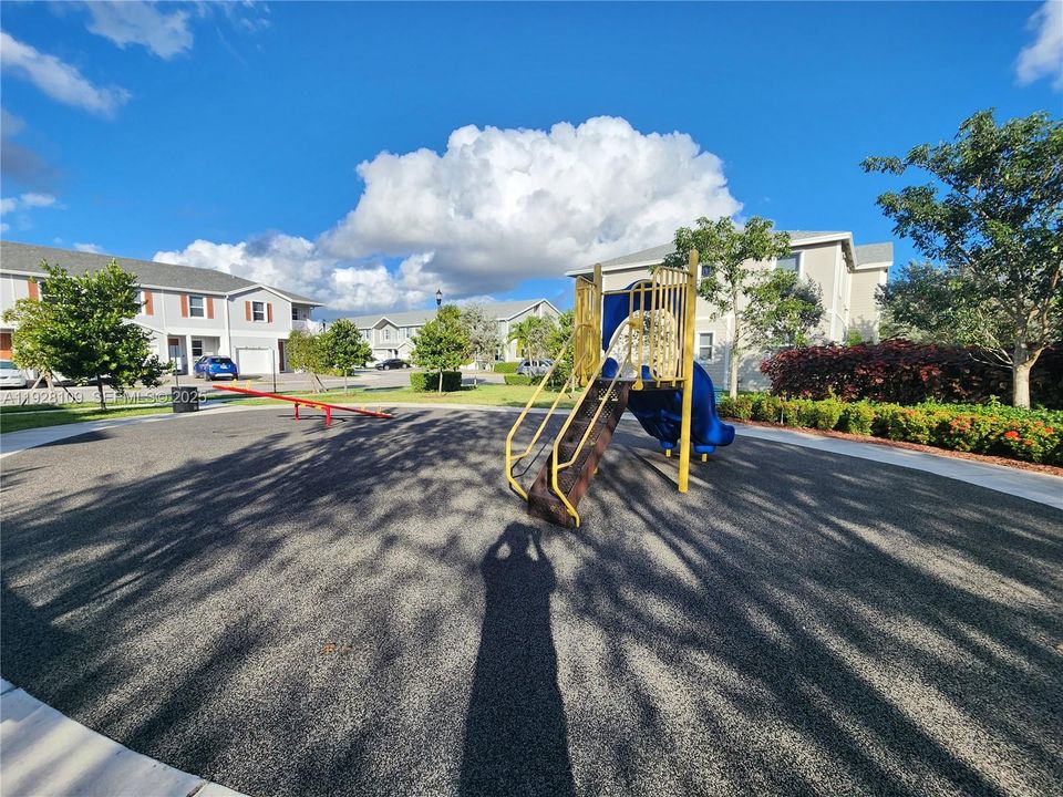 For Sale: $320,000 (3 beds, 2 baths, 1542 Square Feet)