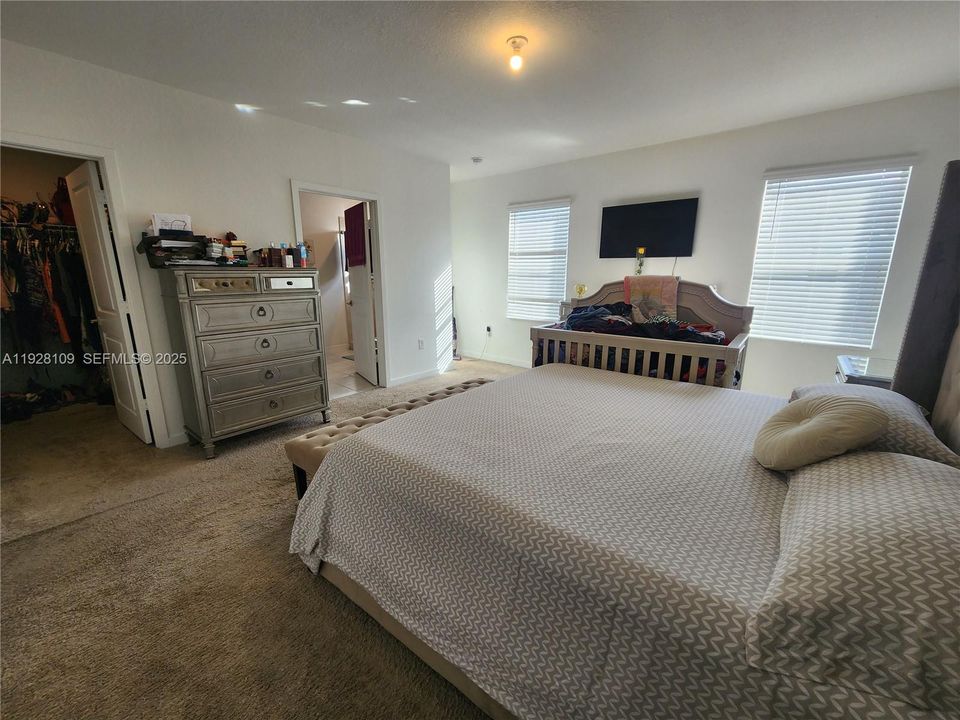 For Sale: $320,000 (3 beds, 2 baths, 1542 Square Feet)