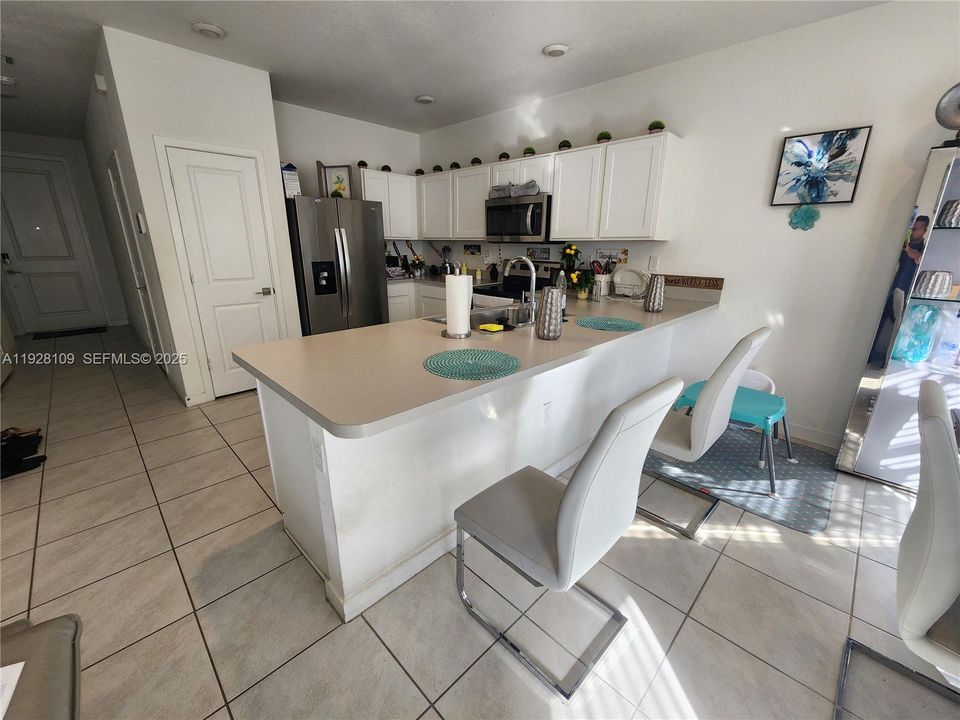 For Sale: $320,000 (3 beds, 2 baths, 1542 Square Feet)