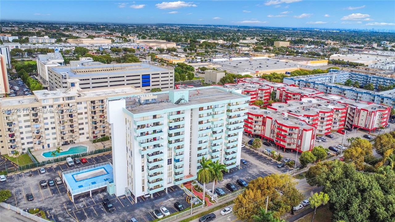 На продажу: $180,000 (2 спален, 2 ванн, 978 Квадратных фут)