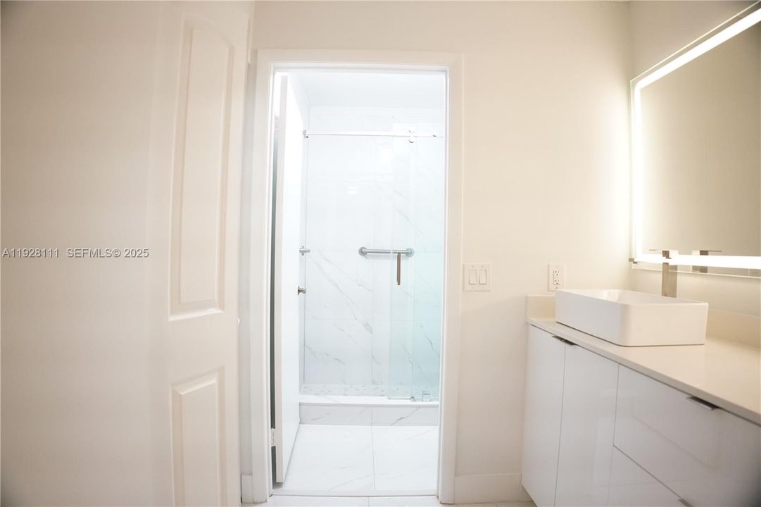 出租: $4,000 (3 贝兹, 2 浴室, 1470 平方英尺)