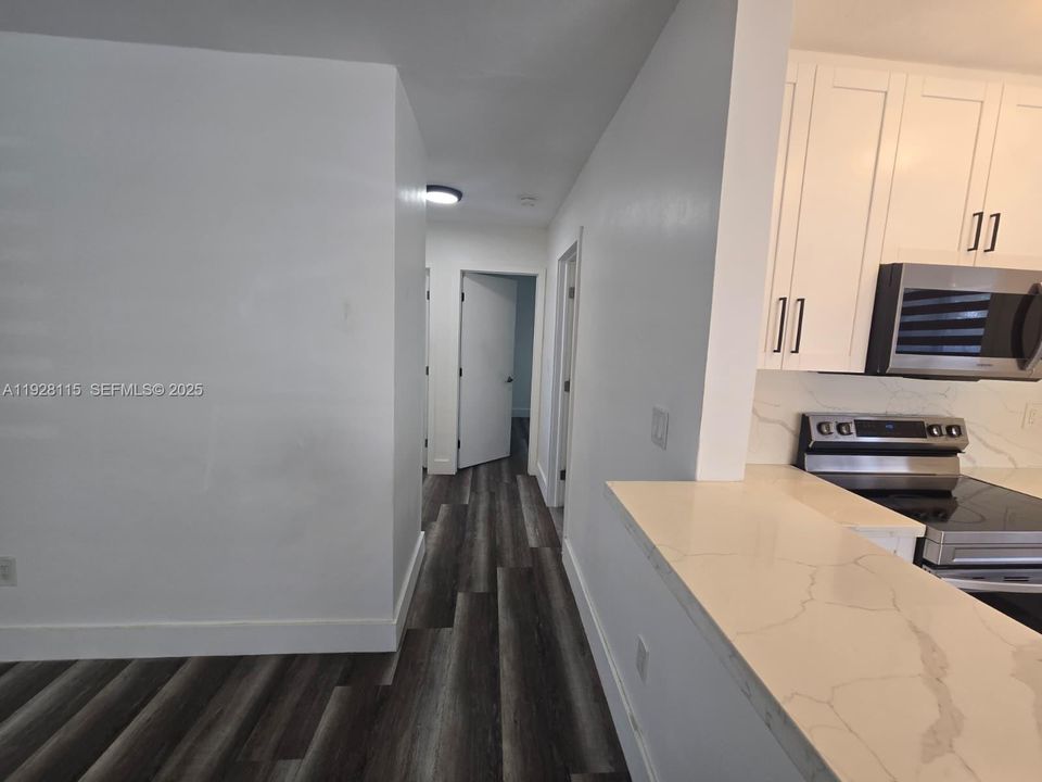 В аренду: $2,500 (2 спален, 1 ванн, 3120 Квадратных фут)