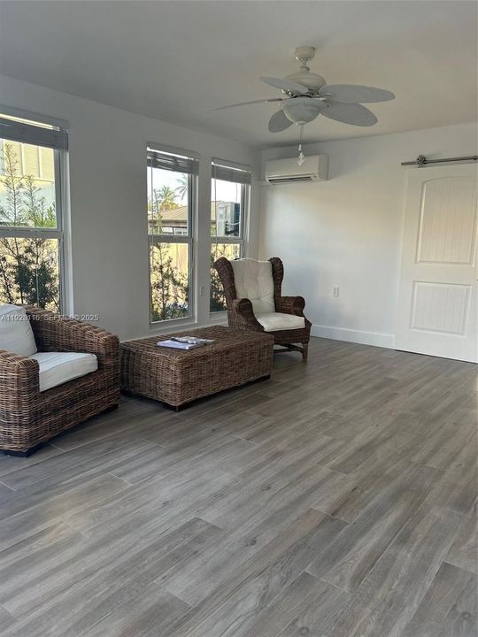 В аренду: $5,500 (2 спален, 2 ванн, 1068 Квадратных фут)