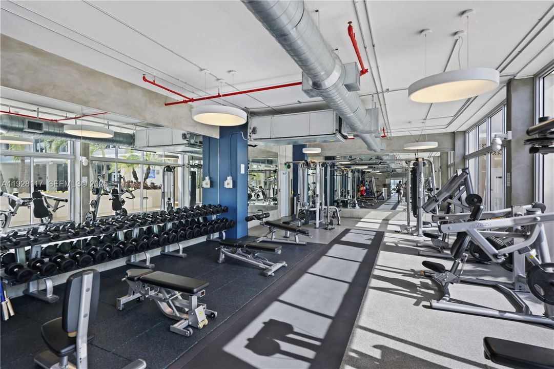 For Sale: $445,000 (1 beds, 1 baths, 990 Square Feet)