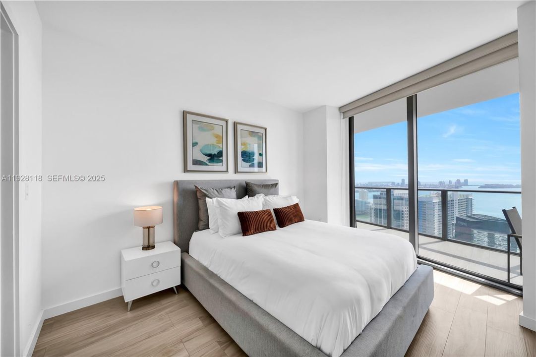 For Rent: $6,100 (2 beds, 2 baths, 1088 Square Feet)