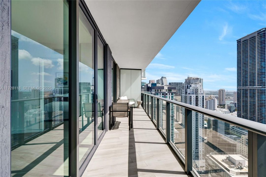 For Rent: $6,100 (2 beds, 2 baths, 1088 Square Feet)