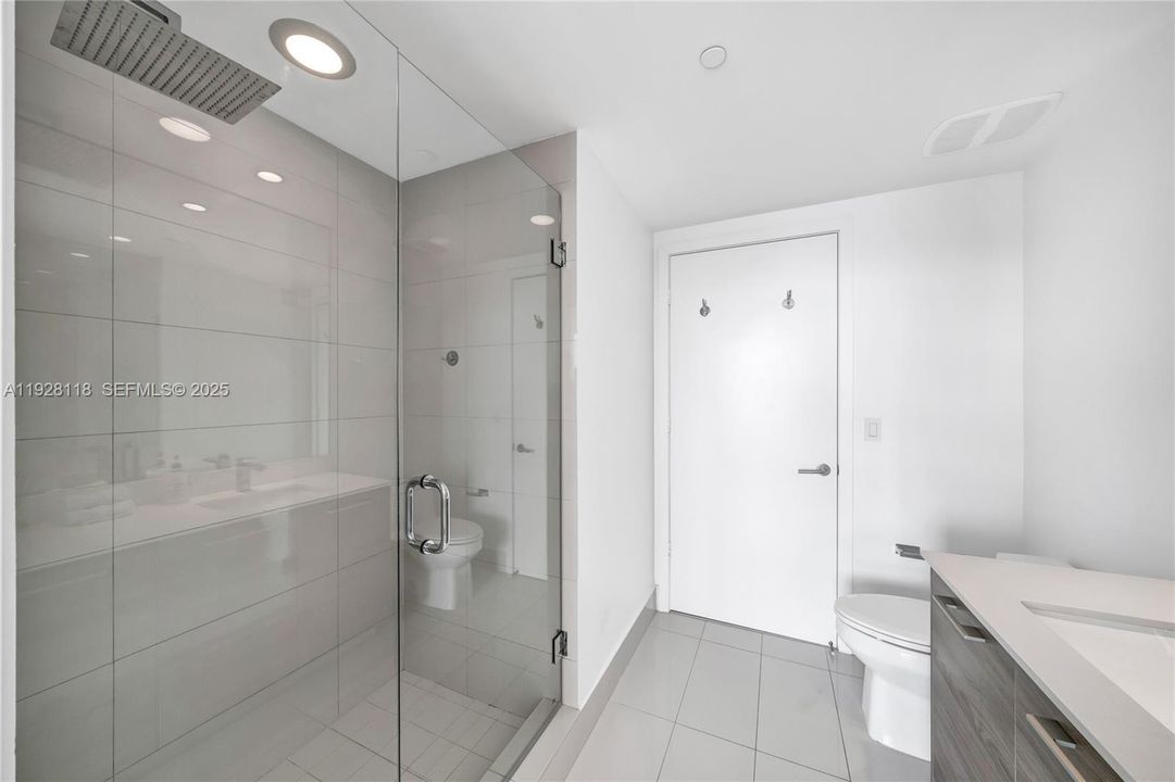 For Rent: $6,100 (2 beds, 2 baths, 1088 Square Feet)