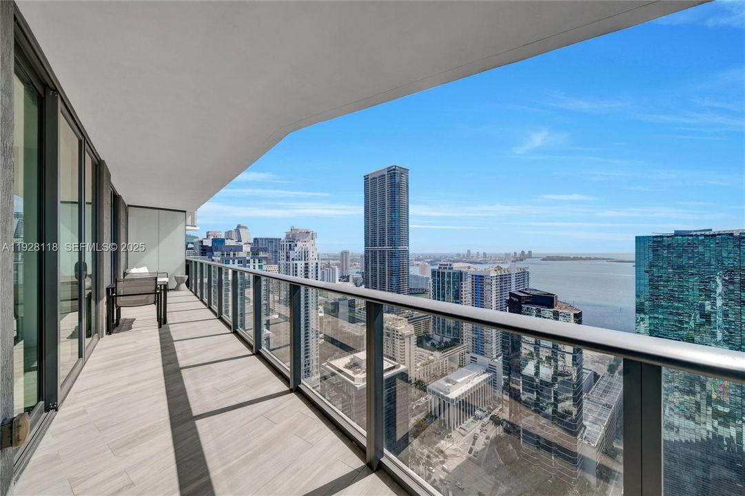 For Rent: $6,100 (2 beds, 2 baths, 1088 Square Feet)