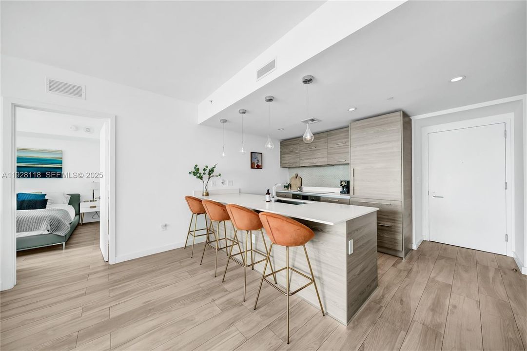 For Rent: $6,100 (2 beds, 2 baths, 1088 Square Feet)