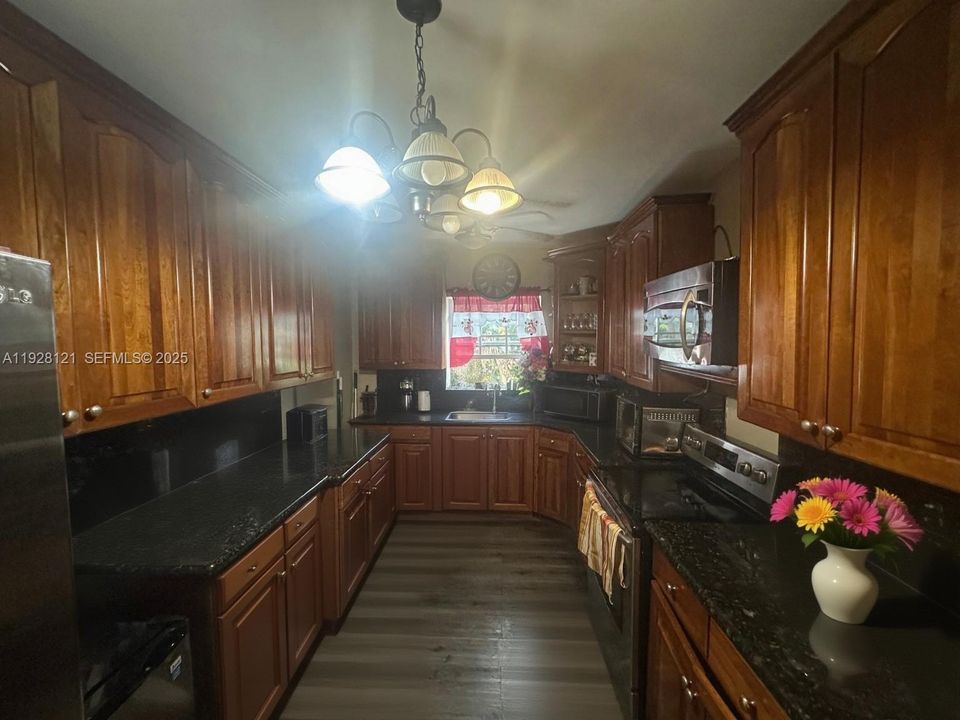 En Venta: $535,000 (3 camas, 2 baños, 957 Pies cuadrados)