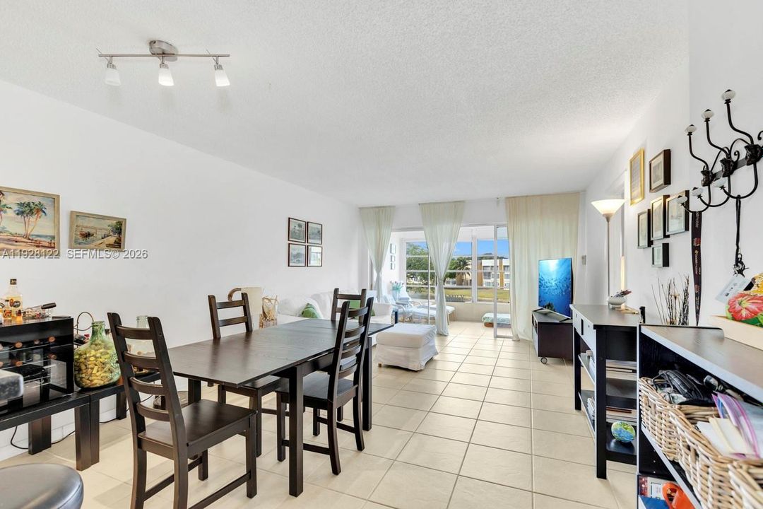 En Venta: $120,000 (2 camas, 2 baños, 880 Pies cuadrados)