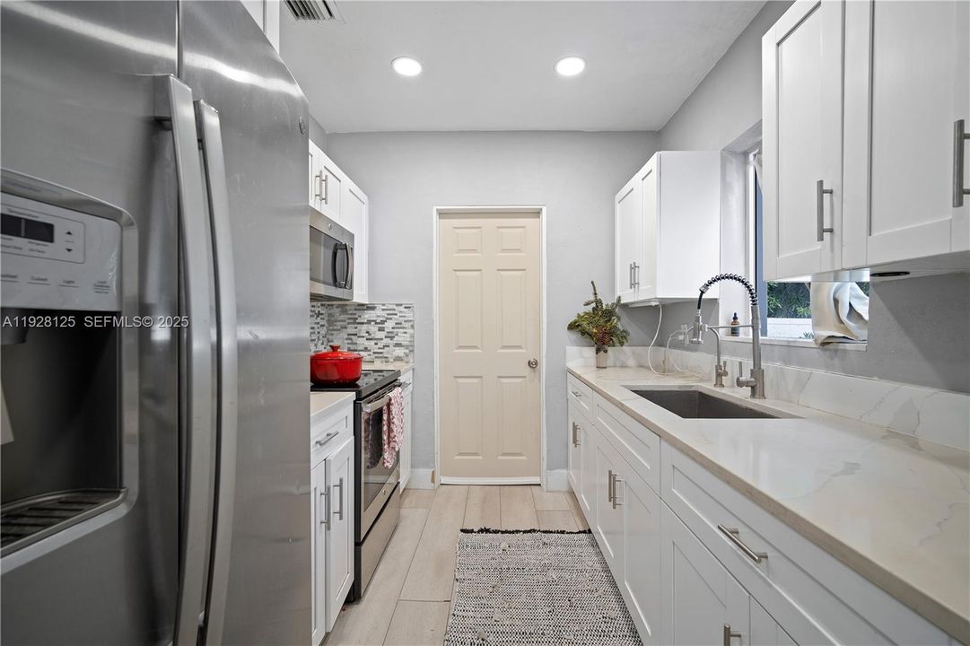 En Renta: $3,750 (4 camas, 2 baños, 1055 Pies cuadrados)