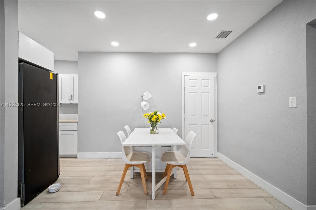 En Renta: $3,750 (4 camas, 2 baños, 1055 Pies cuadrados)