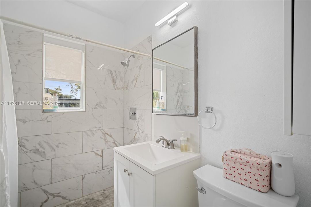 En Renta: $3,750 (4 camas, 2 baños, 1055 Pies cuadrados)