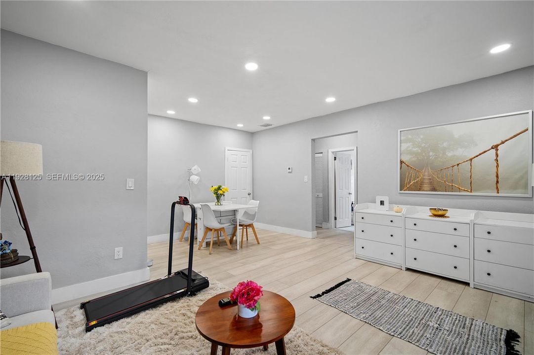 En Renta: $3,750 (4 camas, 2 baños, 1055 Pies cuadrados)