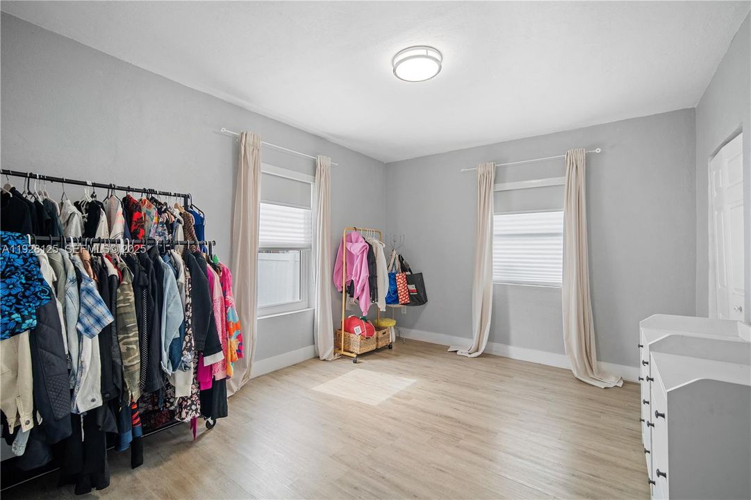 En Renta: $3,750 (4 camas, 2 baños, 1055 Pies cuadrados)