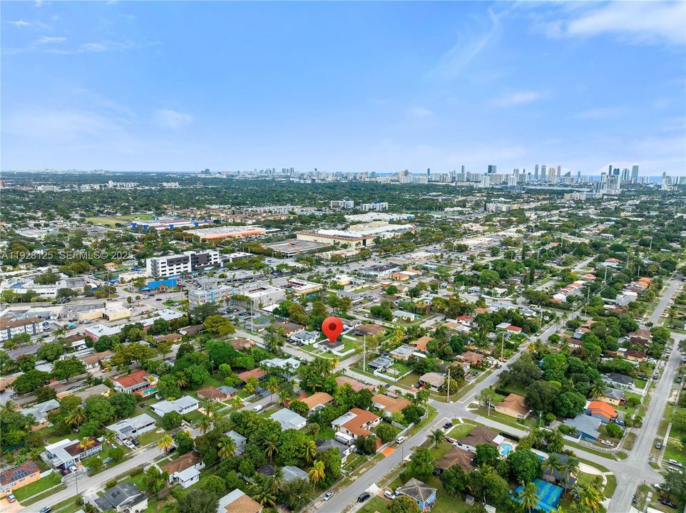 En Renta: $3,750 (4 camas, 2 baños, 1055 Pies cuadrados)