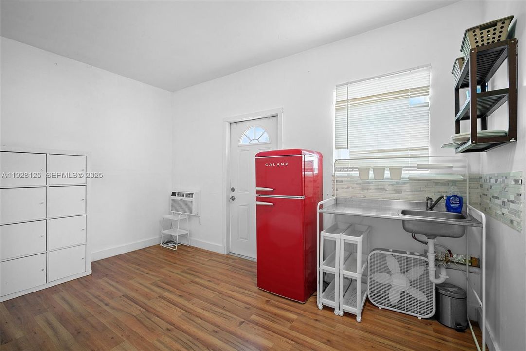 En Renta: $3,750 (4 camas, 2 baños, 1055 Pies cuadrados)