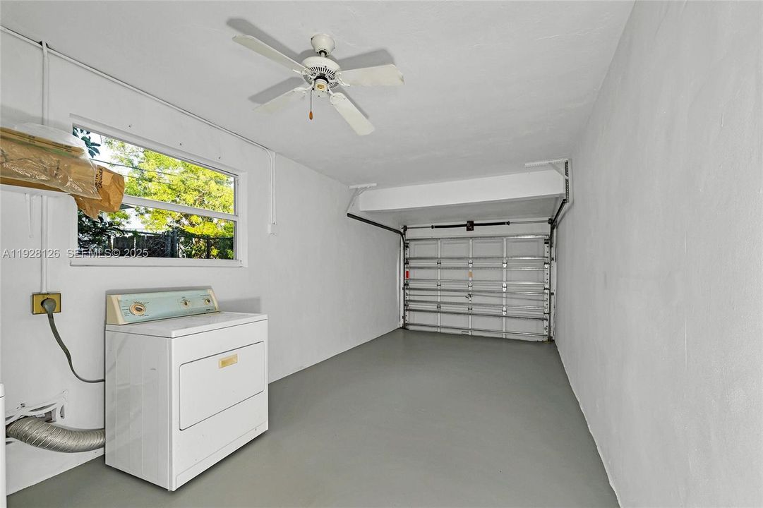 For Sale: $380,000 (2 beds, 2 baths, 1469 Square Feet)