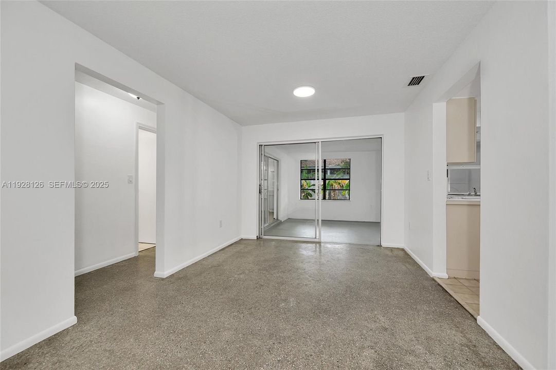 For Sale: $380,000 (2 beds, 2 baths, 1469 Square Feet)