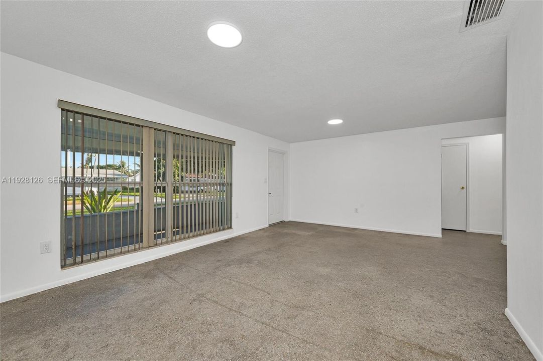 For Sale: $380,000 (2 beds, 2 baths, 1469 Square Feet)