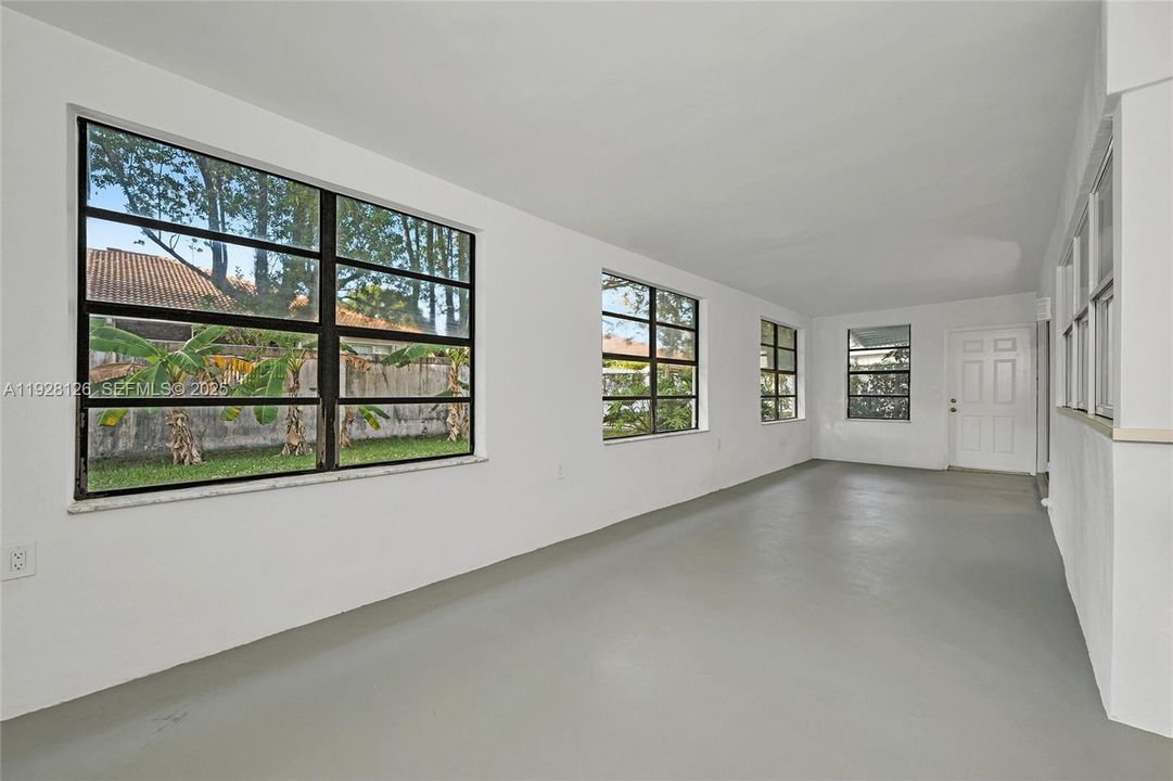 For Sale: $380,000 (2 beds, 2 baths, 1469 Square Feet)