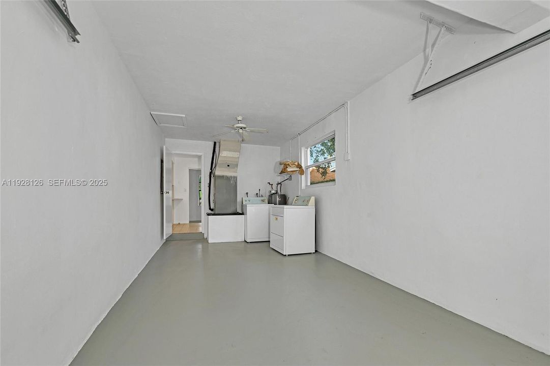 For Sale: $380,000 (2 beds, 2 baths, 1469 Square Feet)