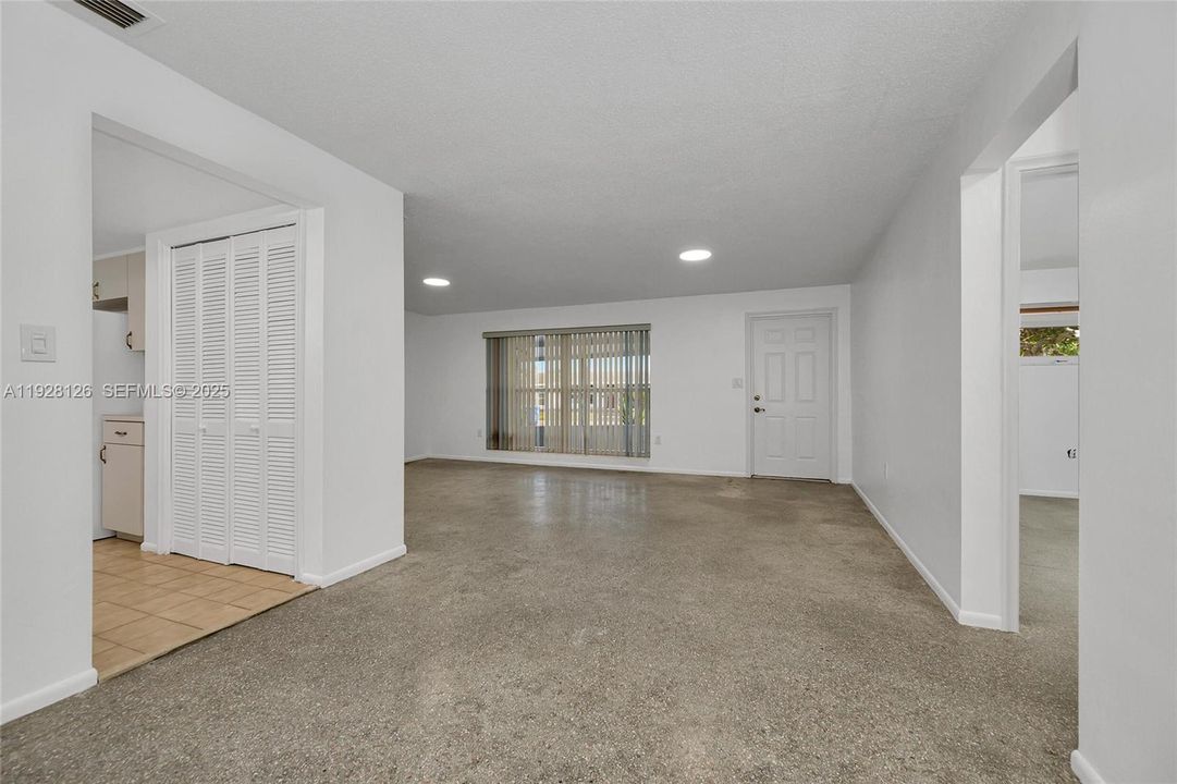 For Sale: $380,000 (2 beds, 2 baths, 1469 Square Feet)